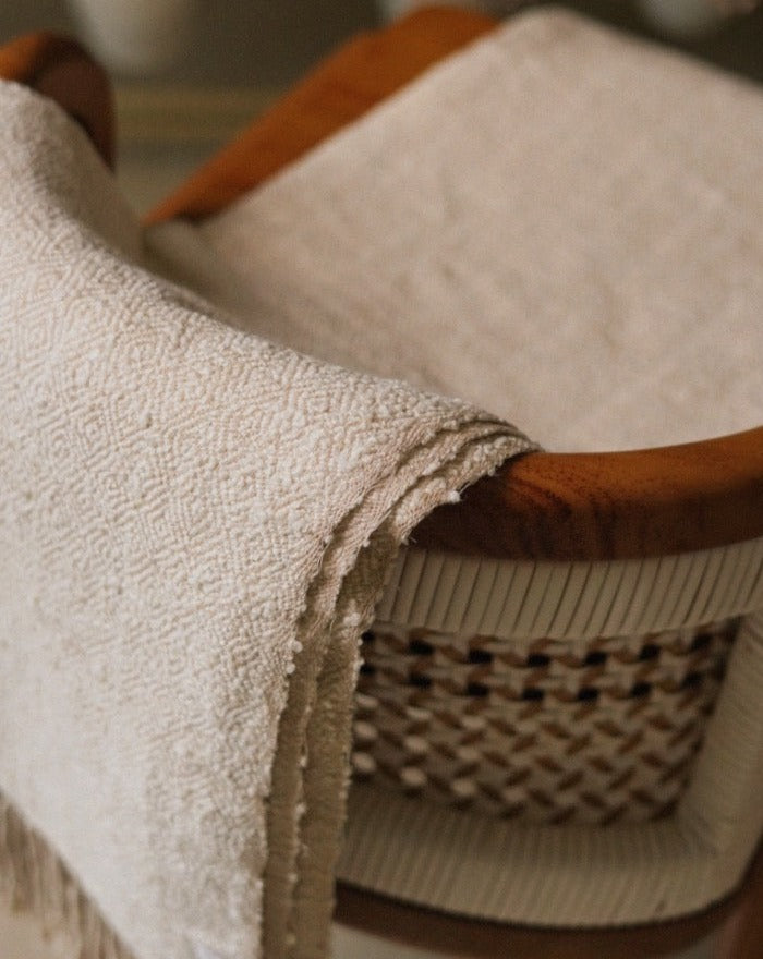 Pailin | Handwoven throw (White)