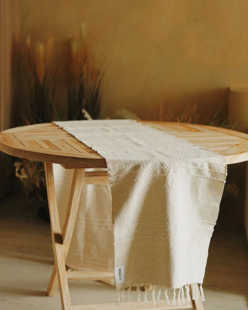 Neary | Table runner