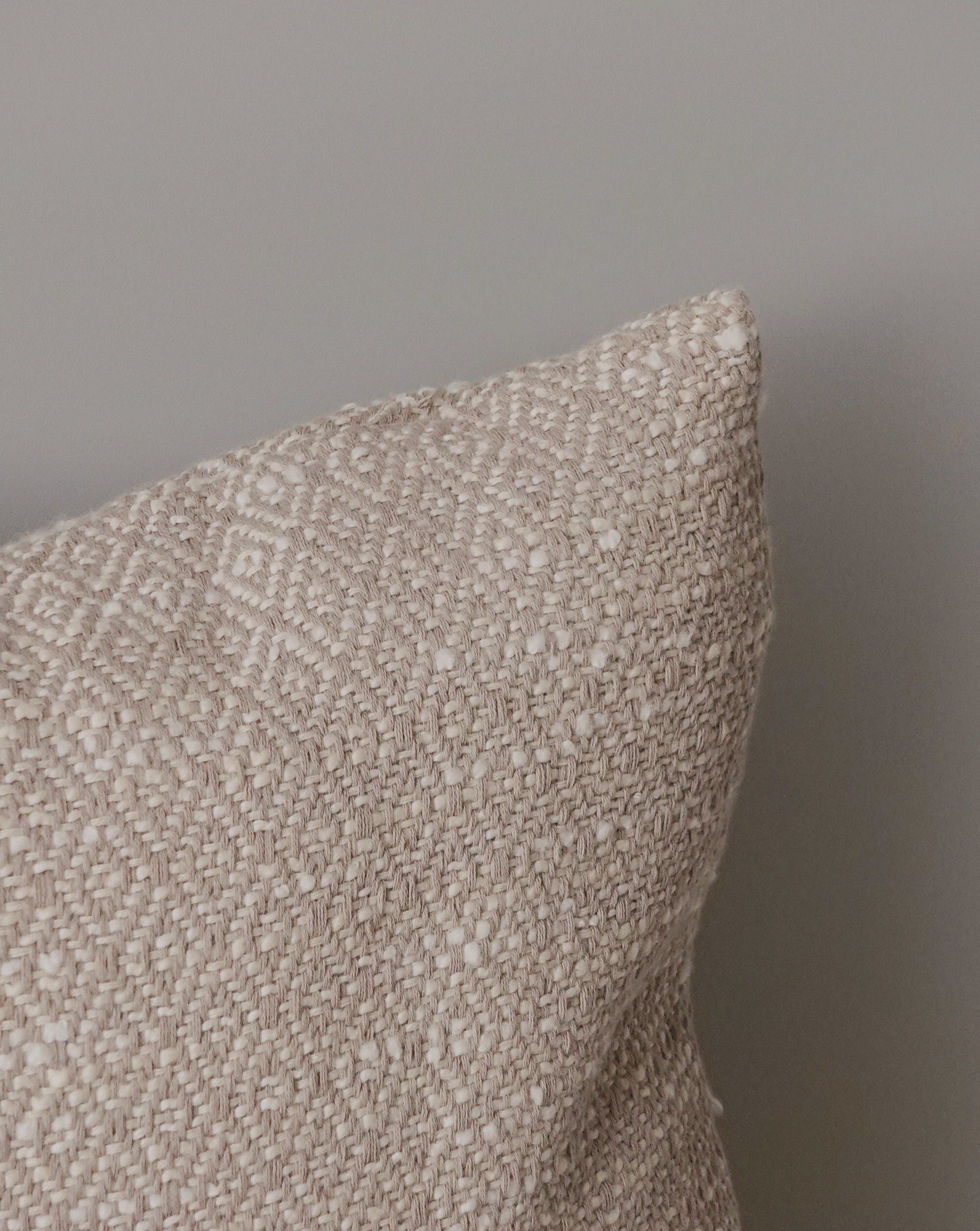 Thom | Handwoven cushion cover