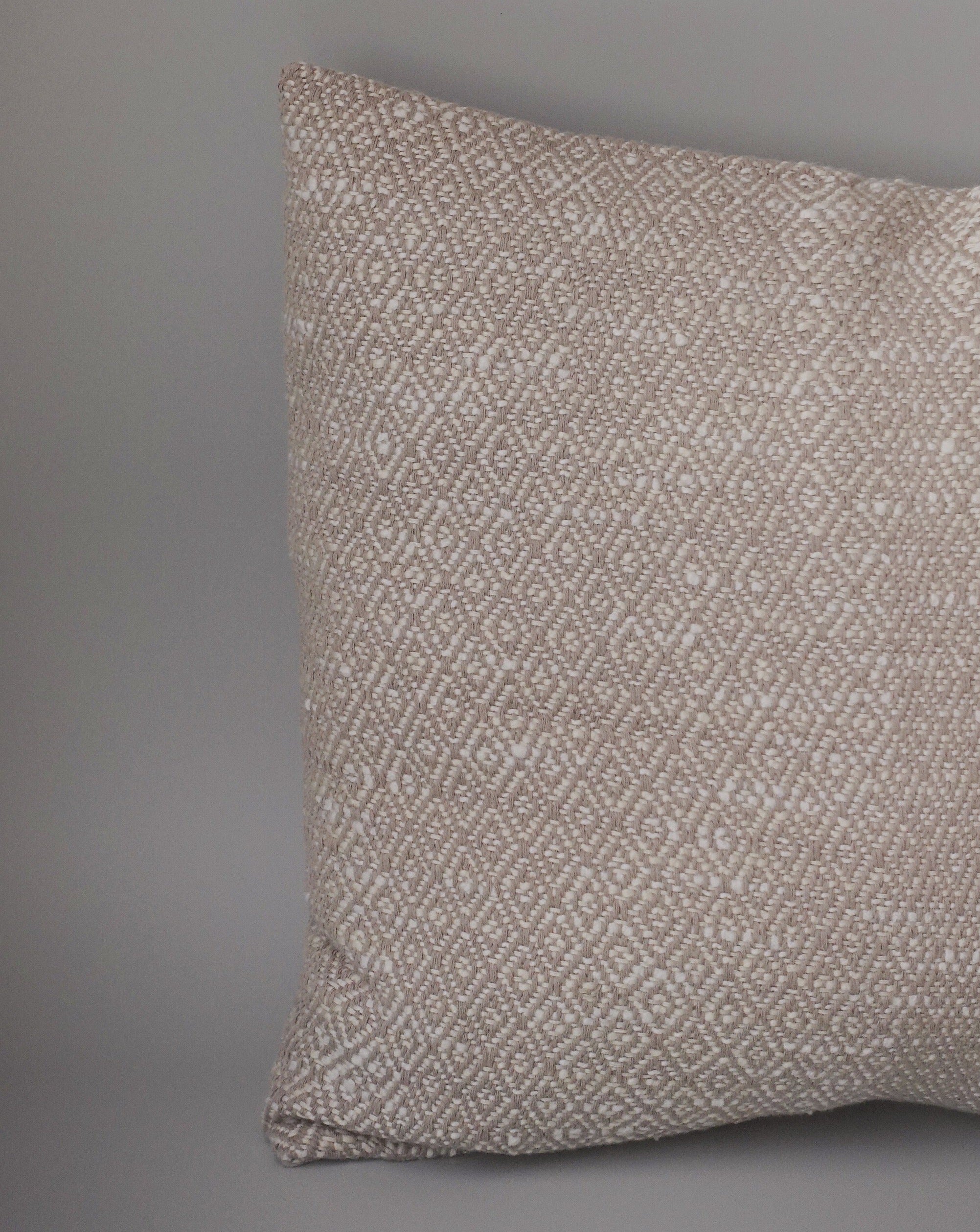 Thom | Handwoven cushion cover